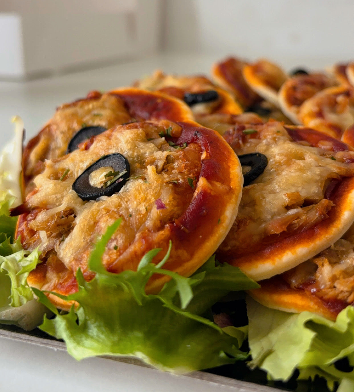 Box 20 mini pizza au thon