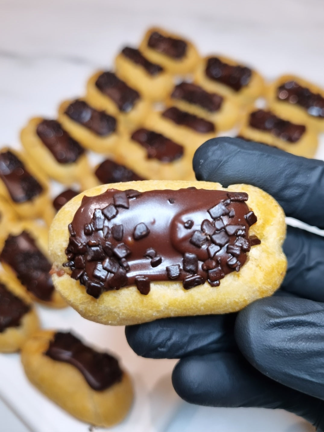 Box 24 mini éclaires au chocolat